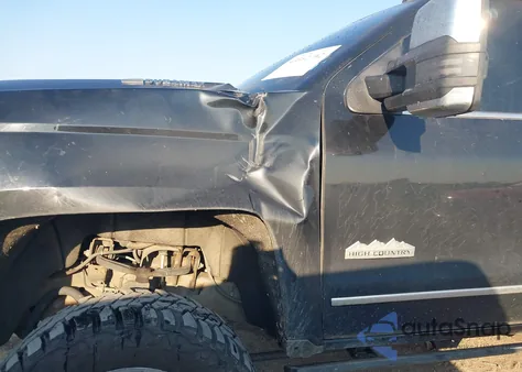 2015 Chevrolet Silverado 2500Hd High Country z USA, uszkodzony, nr VIN 1GC1KXE8XFF629549